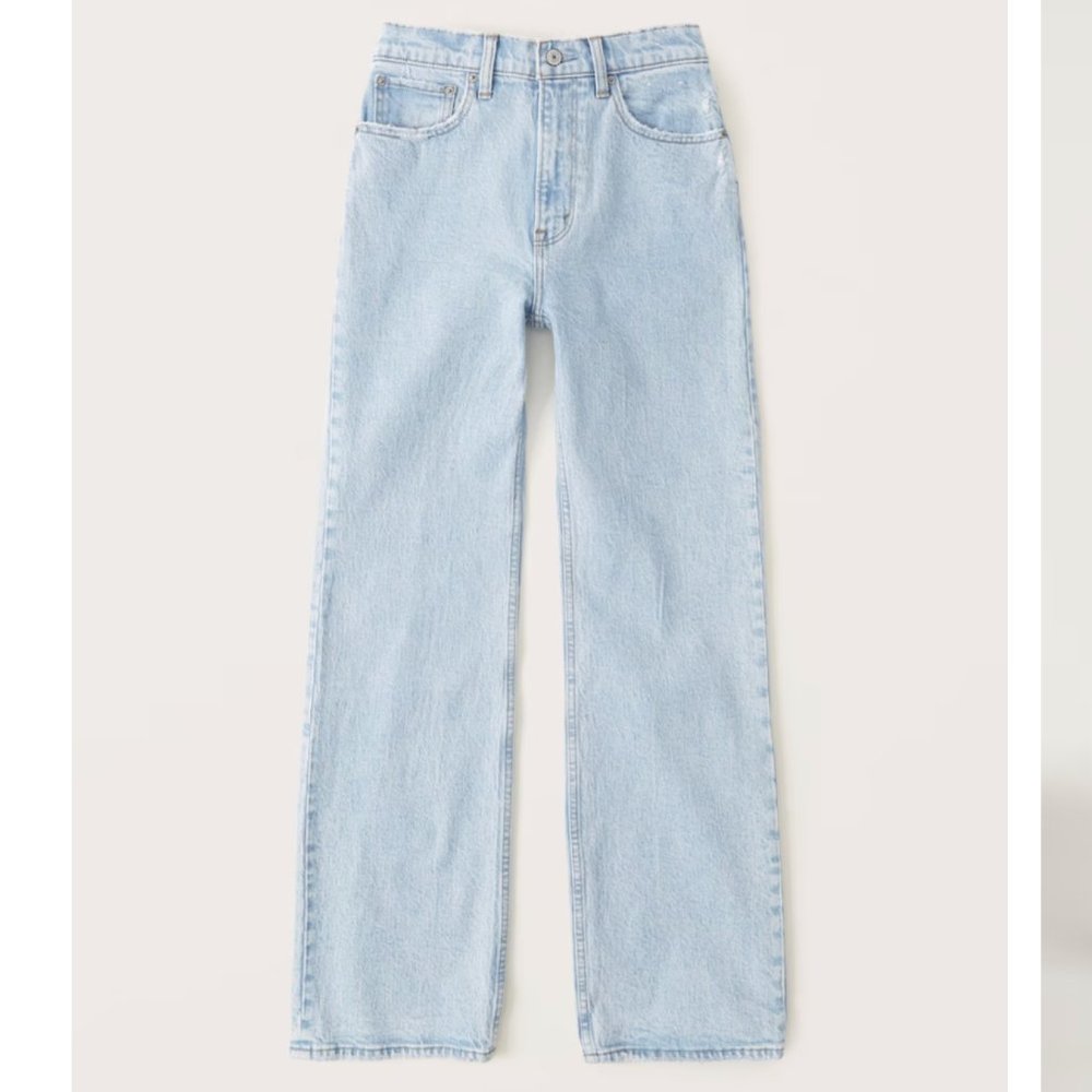 Abercrombie High Rise 90's Relaxed Jean in Light Size 26/2R (NWOT)